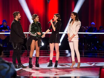 Antonio Orozco se despide de Teresa Ferrer en ‘La Voz’: “Te buscaré” Antonio Orozco se despide de Teresa Ferrer en ‘La Voz’: “Te buscaré”