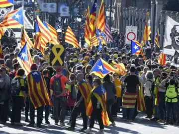 Noticias fin de semana (16-03-19) El independentismo se manifiesta en Madrid por el derecho de autodeterminación y contra el juicio del 'procés' Noticias fin de semana (16-03-19) El independentismo se manifiesta en Madrid por el derecho de autodeterminación y contra el juicio del 'procés'