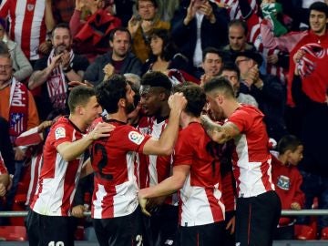 Los jugadores del Athletic celebran un gol