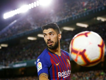 Luis Suárez, durante el partido con el Barcelona