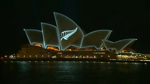 La Ópera de Sidney proyecta una hoja de helecho plateada en solidaridad con las víctimas de Christchurch La Ópera de Sidney proyecta una hoja de helecho plateada en solidaridad con las víctimas de Christchurch