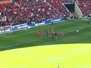 Las jugadoras del Atlético dan las gracias a la afición Las jugadoras del Atlético dan las gracias a la afición
