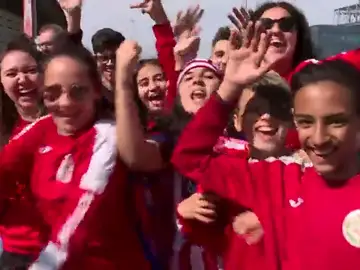 Ambientazo en los aledaños del Wanda Metropolitano para el Atlético vs Barcelona femenino Ambientazo en los aledaños del Wanda Metropolitano para el Atlético vs Barcelona femenino