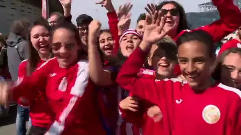 Ambientazo en los aledaños del Wanda Metropolitano para el Atlético vs Barcelona femenino Ambientazo en los aledaños del Wanda Metropolitano para el Atlético vs Barcelona femenino