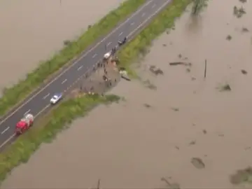 El ciclón que arrasa en el norte de África deja al menos 200 muertos El ciclón que arrasa en el norte de África deja al menos 200 muertos