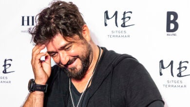 El sorprendente vídeo de Antonio Orozco cortándose él solo el pelo