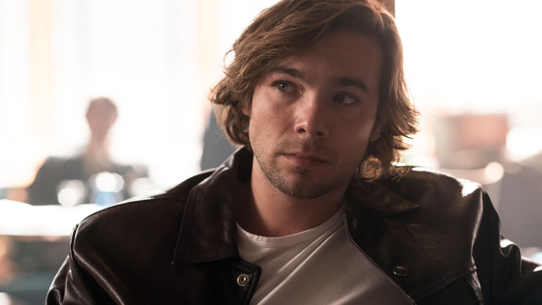 Robert acepta trabajar junto a Guillermo y Maribel