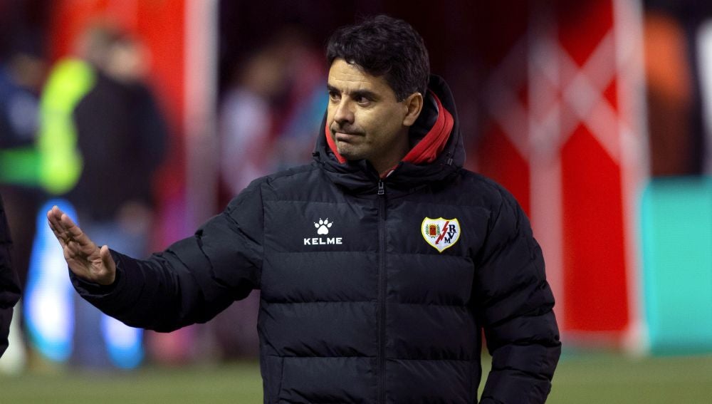 Míchel, en un partido con el Rayo Vallecano