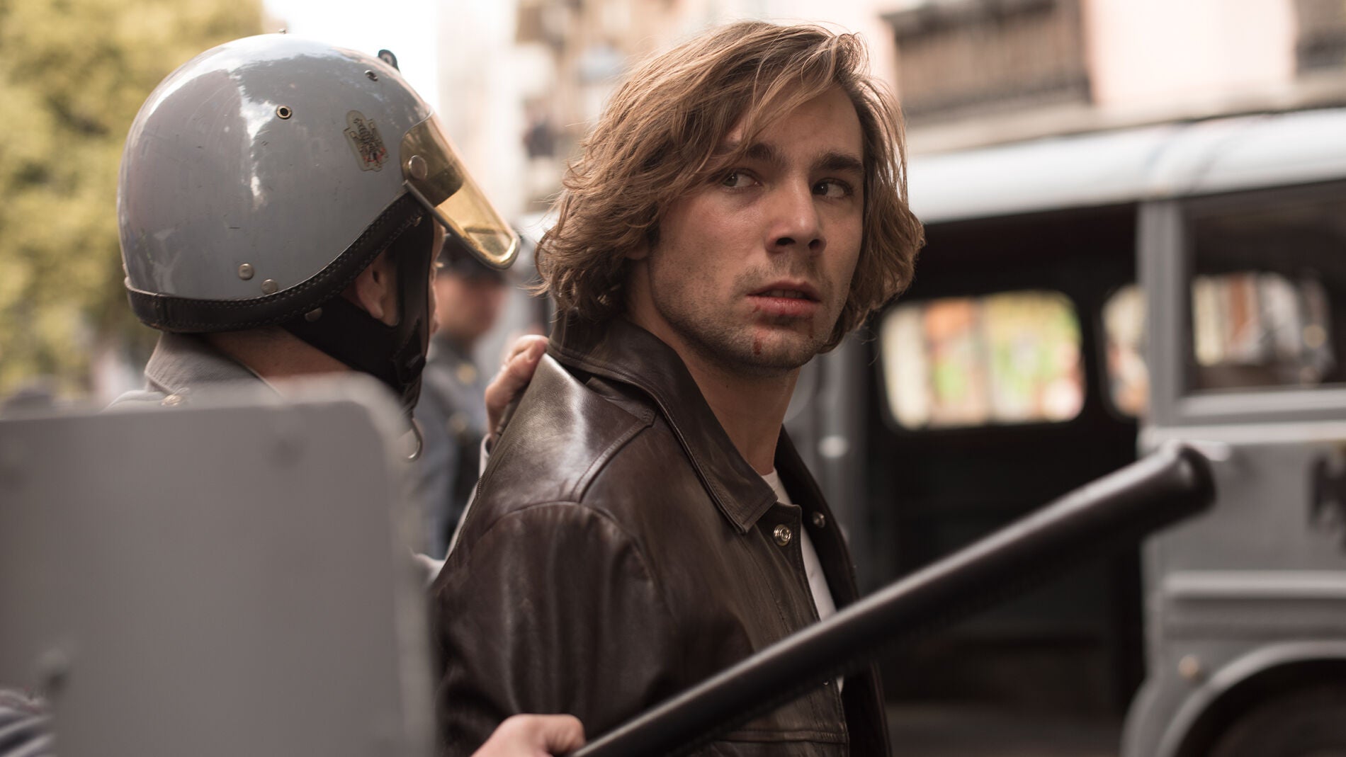 Los "grises" interrumpen a Guillermo y Robert: "Llevo 15 a&ntilde;os en la industria, si te dejas guiar por m&iacute; llegar&aacute;s al &eacute;xito"