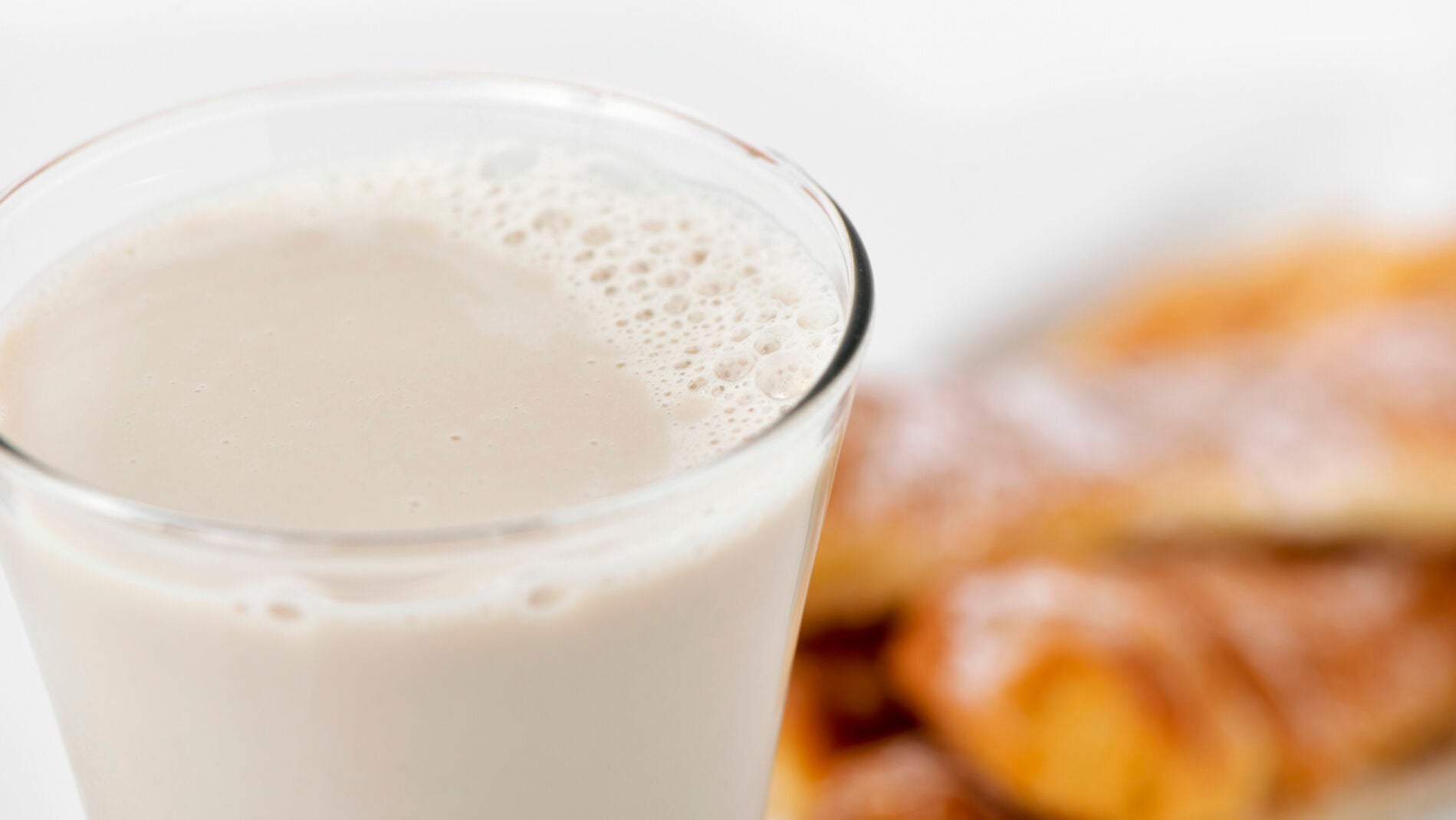 Horchata valenciana con fartons