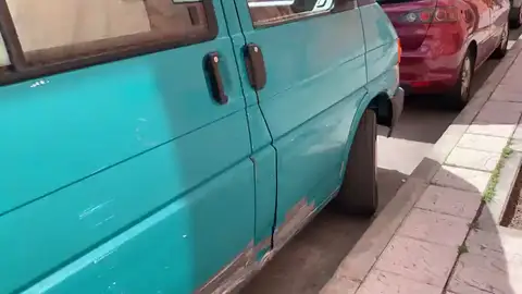 Detenida en Baeza por rayar con una piedra 18 coches aparcados en la calle Detenida en Baeza por rayar con una piedra 18 coches aparcados en la calle