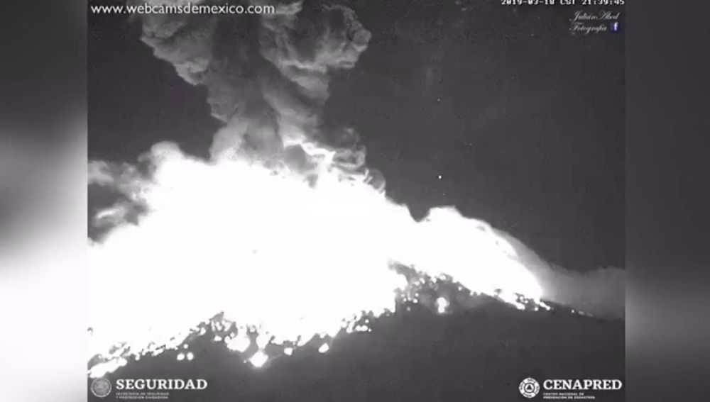 El volcán Popocatépetl registra una de sus explosiones más grandes de los últimos años en México