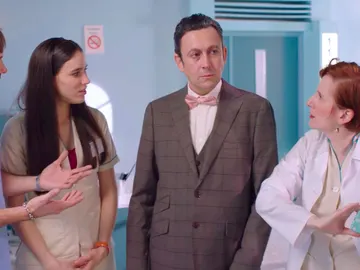 La clínica Híspalis reabre sus puertas para enfado de Cristóbal: “Me he quedado sin mi paga de cuatro cifras” La clínica Híspalis reabre sus puertas para enfado de Cristóbal: “Me he quedado sin mi paga de cuatro cifras”