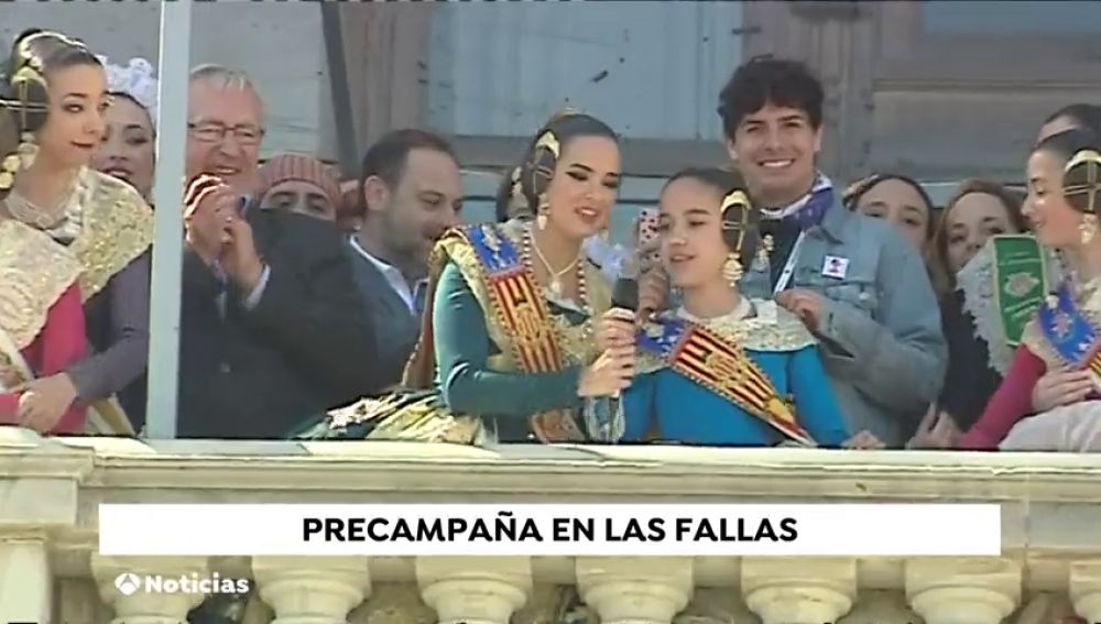 Los políticos se van a ver a las Fallas