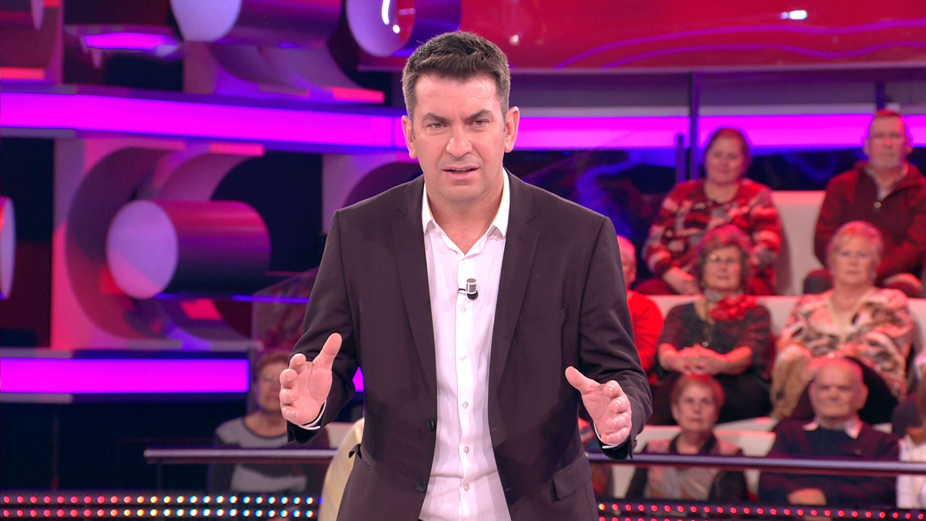 As&iacute; se ha quedado Arturo Valls con la t&eacute;cnica de relajaci&oacute;n de Ivanna en '&iexcl;Ahora caigo!' 