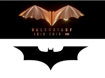 Logo del centenario del Valencia (arriba) y uno de los logos de Batman. Logo del centenario del Valencia (arriba) y uno de los logos de Batman.