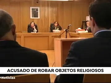 REEMPLAZO Juzgan a un cura acusado de robar objetos religiosos en varias parroquias de Lugo REEMPLAZO Juzgan a un cura acusado de robar objetos religiosos en varias parroquias de Lugo