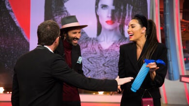 Pilar Rubio sorprende a Leiva en 'El Hormiguero 3.0' con un baño unisex portátil