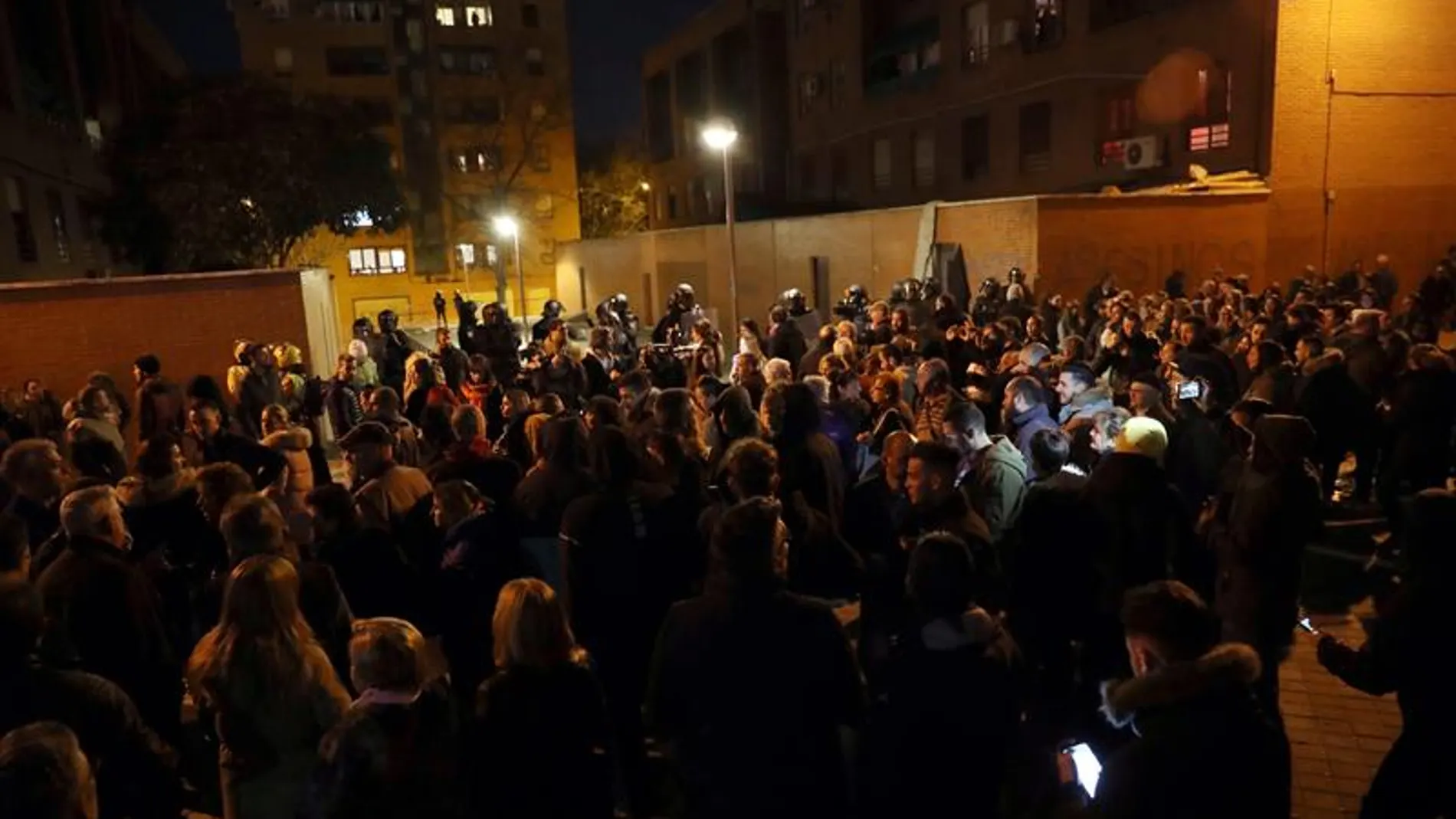 Disturbios y cargas policiales en Vallecas Disturbios y cargas policiales en Vallecas