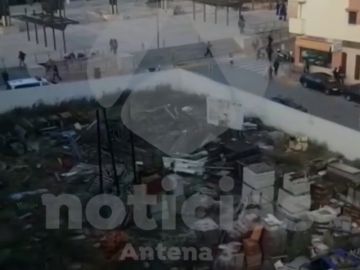 La Policía Nacional de Ronda dispara al aire para disolver a los familiares de unos detenidos por tráfico de drogas 