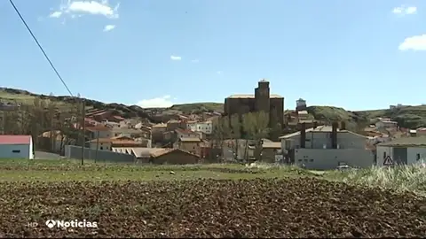 Un pueblo de Soria ofrece 50 a euros a cada niño escolarizado para combatir la despoblación Un pueblo de Soria ofrece 50 a euros a cada niño escolarizado para combatir la despoblación