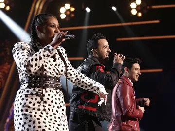 VÍDEO: Luis Fonsi canta ‘Échame la culpa’ con Linda Rodrigo y Alex Palomo en los Directos de ‘La Voz’ VÍDEO: Luis Fonsi canta ‘Échame la culpa’ con Linda Rodrigo y Alex Palomo en los Directos de ‘La Voz’