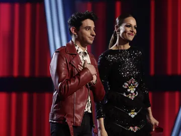 Alex Palomo, con la voz entrecortada se despide de 'La Voz': "Me falta mucha música que dar" Alex Palomo, con la voz entrecortada se despide de 'La Voz': "Me falta mucha música que dar"