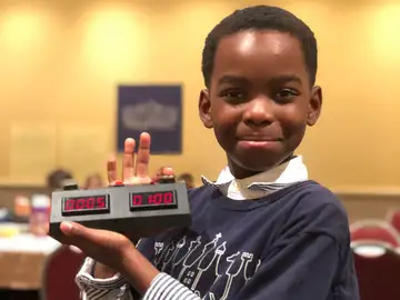 Tanitoluwa Adewumi, el niño refugiado que ha ganado un torneo de ajedrez en Estados Unidos Tanitoluwa Adewumi, el niño refugiado que ha ganado un torneo de ajedrez en Estados Unidos