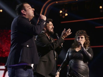 Antonio Orozco canta ‘Temblando’ con Lia Kali y Javi Moya en los Directos de ‘La Voz’