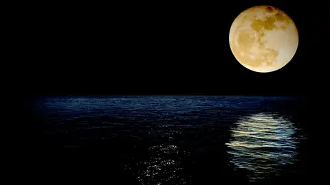 Imagen de una superluna Imagen de una superluna