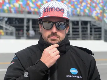 Fernando Alonso, con gesto serio Fernando Alonso, con gesto serio