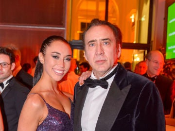 Nicolas Cage y Erika Koike