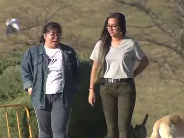 Reencuentro de dos niñas chinas adoptadas después de 20 años Reencuentro de dos niñas chinas adoptadas después de 20 años