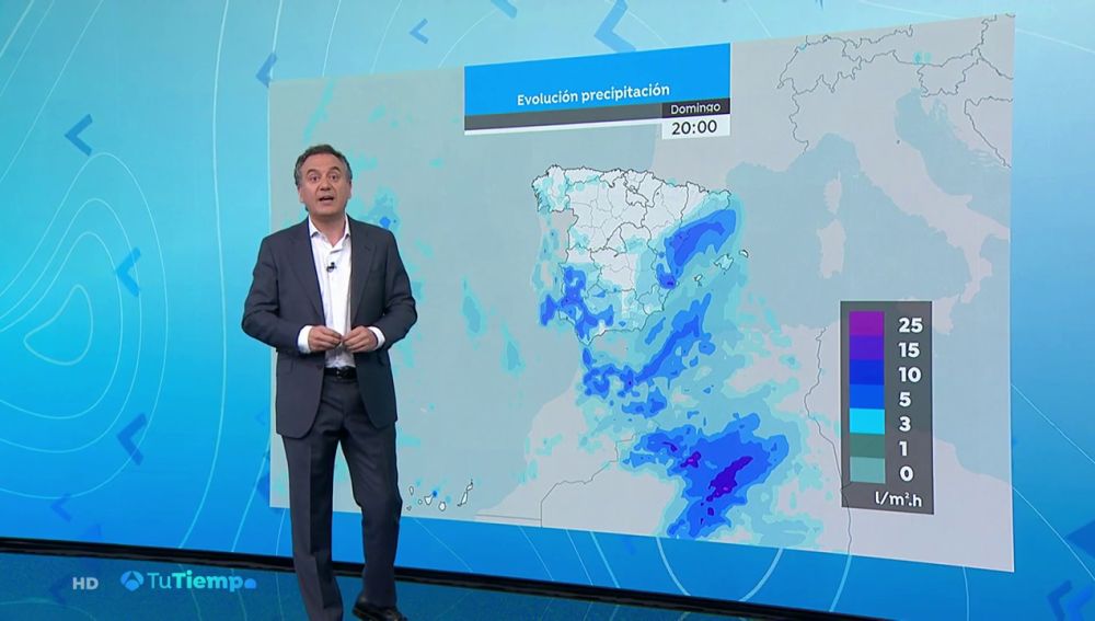 Mañana, chubascos fuertes en las Canarias y poco nuboso en el resto del país