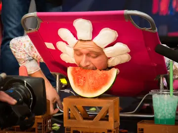 El Monaguillo da un paso más en 'El Hormiguero 3.0' y presenta una nueva sección con sus propios inventos El Monaguillo da un paso más en 'El Hormiguero 3.0' y presenta una nueva sección con sus propios inventos