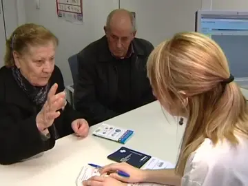 Profesionales sanitarios lanzan una campaña en apoyo al suministro de medicamentos con receta Profesionales sanitarios lanzan una campaña en apoyo al suministro de medicamentos con receta