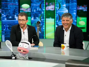 Trancas y Barrancas juegan con Toni Nadal a 'Reveses del revés' Trancas y Barrancas juegan con Toni Nadal a 'Reveses del revés'