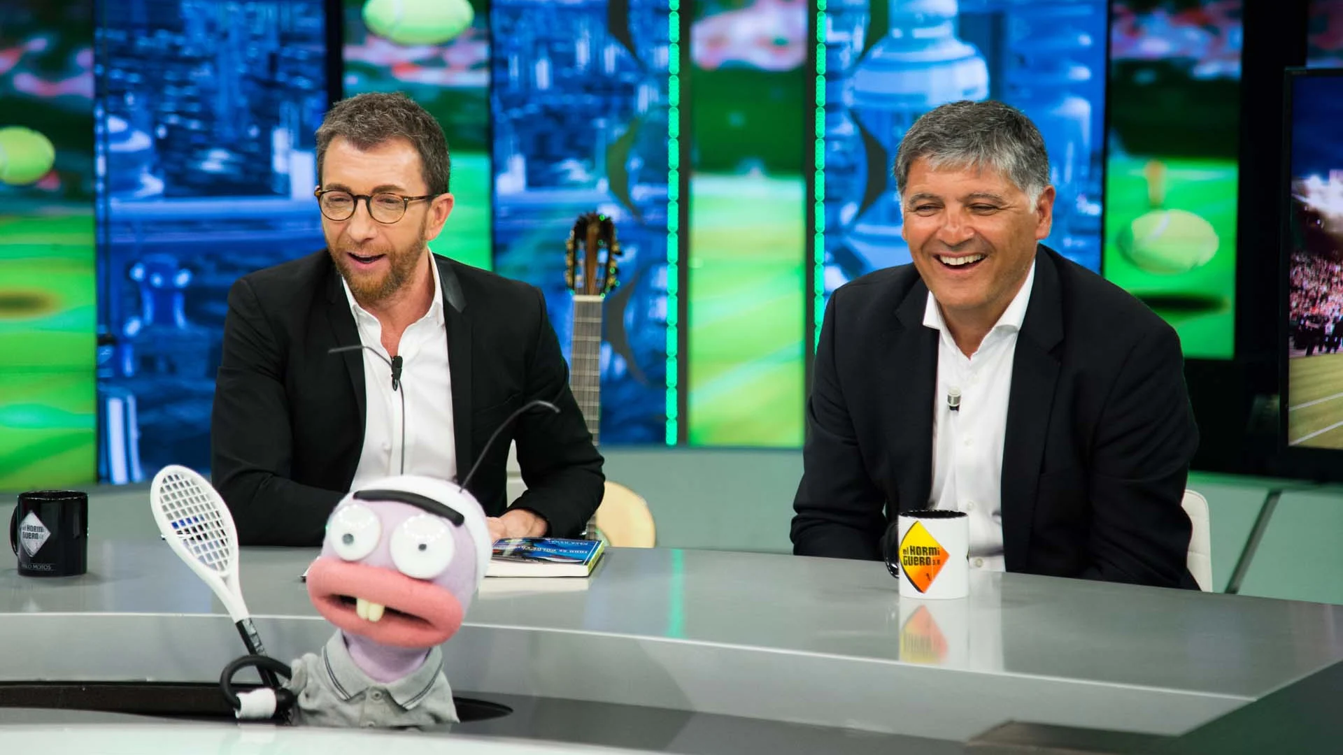 Trancas y Barrancas juegan con Toni Nadal a 'Reveses del revés' Trancas y Barrancas juegan con Toni Nadal a 'Reveses del revés'