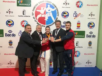 Laura Palacio, con la medalla de oro Laura Palacio, con la medalla de oro
