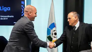 Rubiales y Tebas se dan la mano Rubiales y Tebas se dan la mano