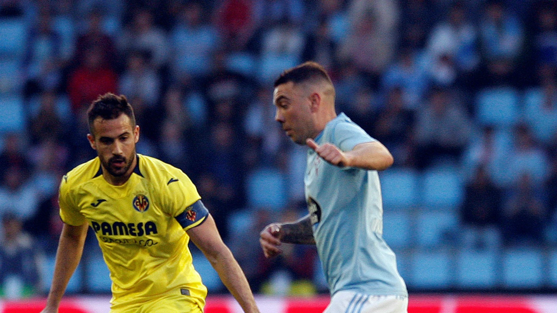 Aspas, ante Mario Gaspar Aspas, ante Mario Gaspar