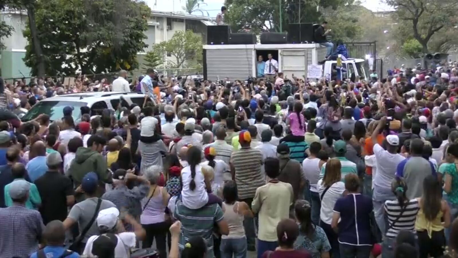 Guaidó llama a los venezolanos a salir a protestar contra los apagones en Venezuela