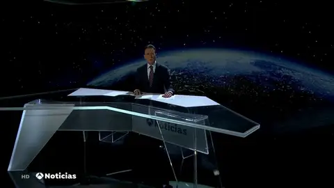 Antena 3 Noticias se suma a la 'Hora del Planeta' apagando las luces del plató Antena 3 Noticias se suma a la 'Hora del Planeta' apagando las luces del plató