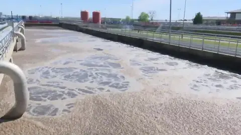 Agua contaminada Agua contaminada