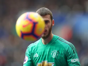 David de Gea mira al balón durante un partido David de Gea mira al balón durante un partido