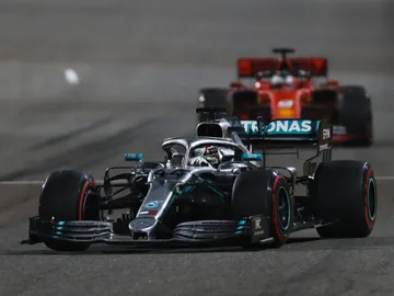 Hamilton, por delante de Vettel en el GP de Baréin Hamilton, por delante de Vettel en el GP de Baréin