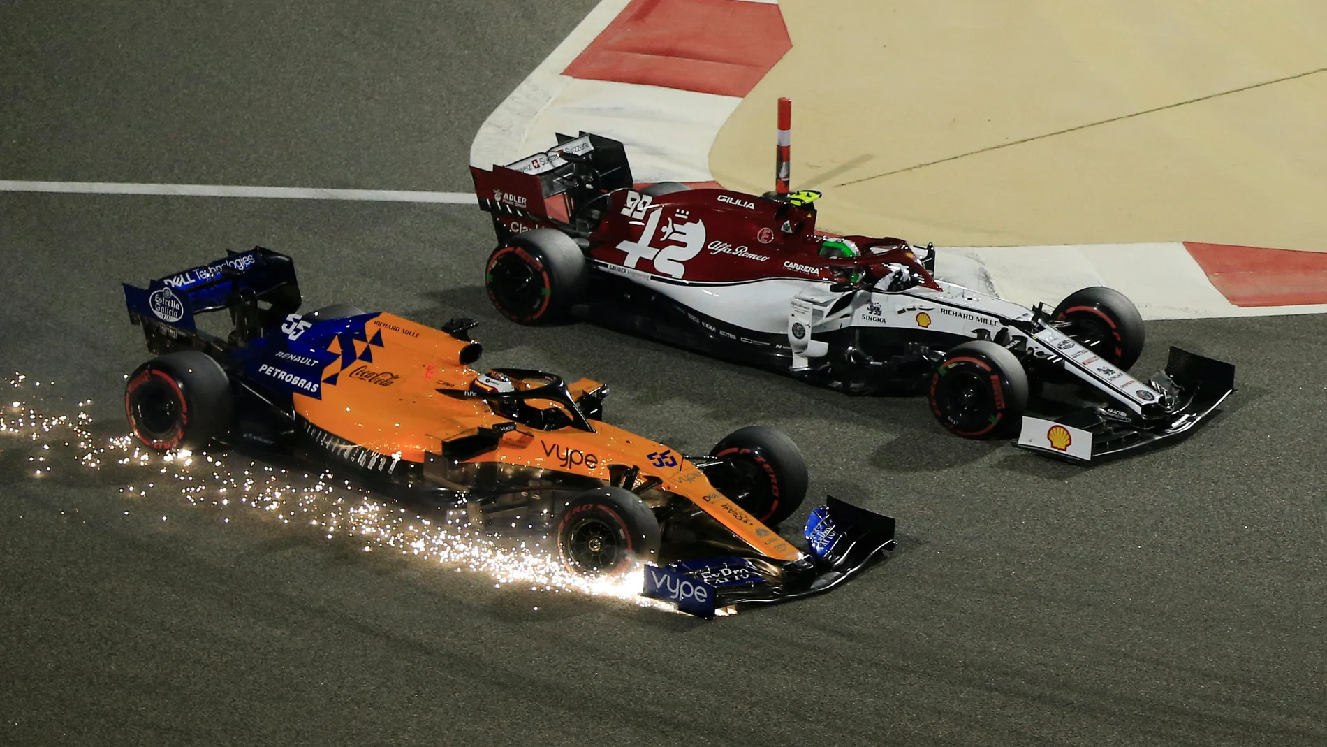 Carlos Sainz, en el momento de su avería en el alerón delantero Carlos Sainz, en el momento de su avería en el alerón delantero