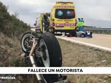Muere un motorista en choque frontal de dos motos en Madrid