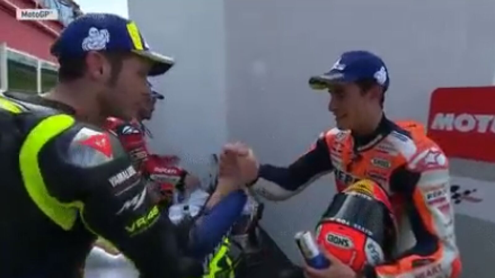 Márquez y Rossi firman la paz: se dan la mano tras el GP de Argentina