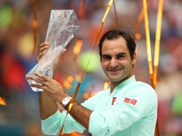 Federer, con el título de Miami